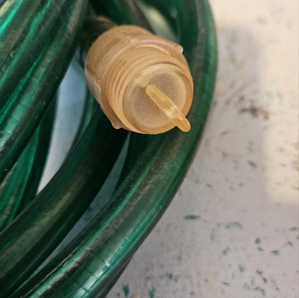 LED Flexable Rope light color is Green PRELOVED This is in good working condit